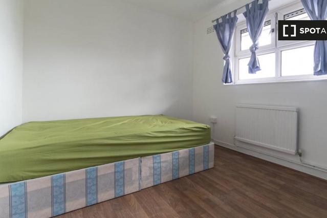Room for rent in 3-Bedroom Apartment in Stockwell - View 3