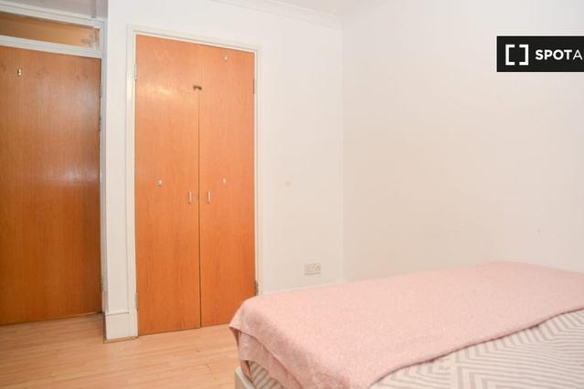 Rooms For Rent - Cheap Rooms In London - RoomForTea