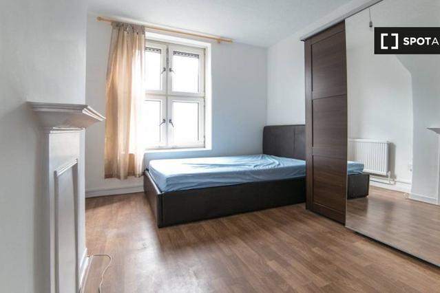 Room for rent in 3-Bedroom Apartment in Stockwell - View 6