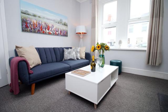 City centre 2 bed apartment - with parking, Cardiff – Updated 2023 Prices